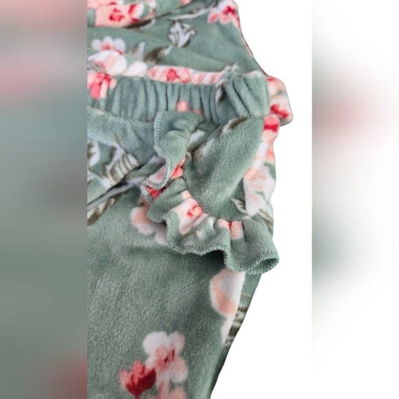 Baby girl winter matching sets. Bundle of 3. 3-6M - Picture 8 of 10